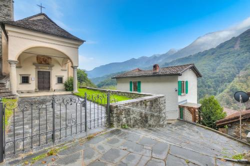 La Canonica - Happy Rentals in Borgnone La Canonica - Happy Rentals in Borgnone