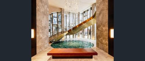 2-Bedroom Apartment in Melbourne CBD with Balcony, Pool & Gym Access in Macleod 2-Bedroom Apartment in Melbourne CBD with Balcony, Pool & Gym Access in Macleod