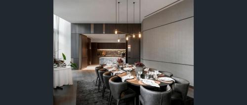 2-Bedroom Apartment in Melbourne CBD with Balcony, Pool & Gym Access in Macleod 2-Bedroom Apartment in Melbourne CBD with Balcony, Pool & Gym Access in Macleod
