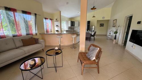 صالة مشتركة/ منطقة التلفزيون, Caleton Group in Rio San Juan صالة مشتركة/ منطقة التلفزيون, Caleton Group in Rio San Juan