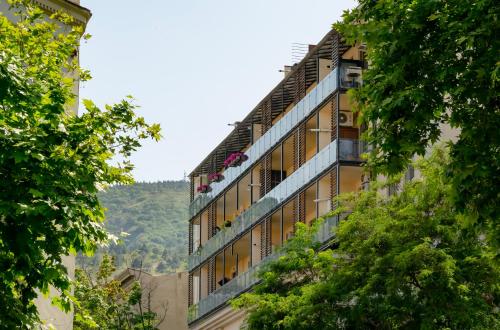 Adam & Eve in T'bilisi City Adam & Eve in T'bilisi City