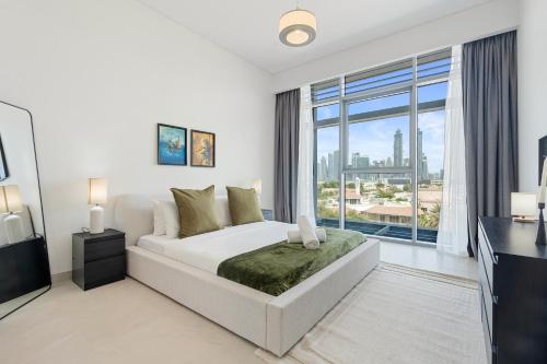 Stunning 1BR Canal Front Residence near Downtown in Jumeirah Stunning 1BR Canal Front Residence near Downtown in Jumeirah