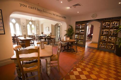 Bar/ Salón, The Corner House Hotel in Taunton Bar/ Salón, The Corner House Hotel in Taunton