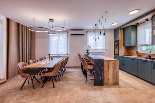 Létesítmények, Villa Manuela in Porat Létesítmények, Villa Manuela in Porat