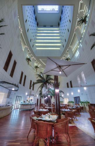 Restaurant, Le Royal Hotel Amman in 'Ammān Restaurant, Le Royal Hotel Amman in 'Ammān