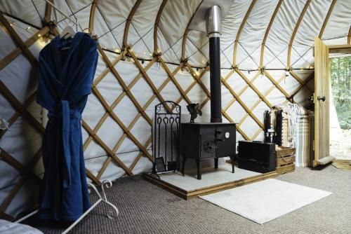 Gingerbread Cottage Yurts in ديريهام Gingerbread Cottage Yurts in ديريهام