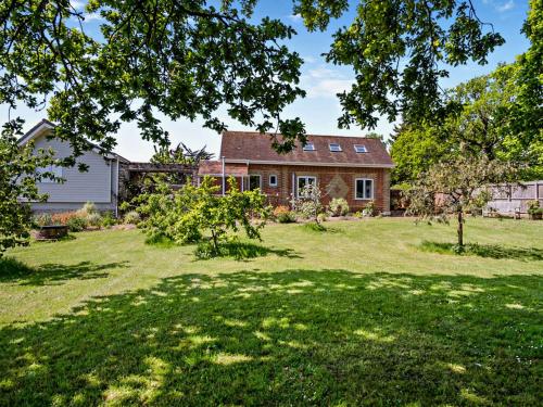 Facilities, 1 Bed in Cowes IC084 in Cowes South and Northwood Facilities, 1 Bed in Cowes IC084 in Cowes South and Northwood