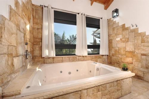 Instalações, פנינת הפסגה - סוויטות בוטיק יוקרתיות in Safed Instalações, פנינת הפסגה - סוויטות בוטיק יוקרתיות in Safed
