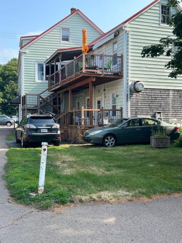 Tampilan eksterior, MacGregors But and Ben in Pictou (NS) Tampilan eksterior, MacGregors But and Ben in Pictou (NS)