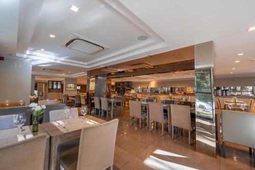 Restaurant, Hotel Laghetto Stilo Higienopolis in Porto Alegre Restaurant, Hotel Laghetto Stilo Higienopolis in Porto Alegre