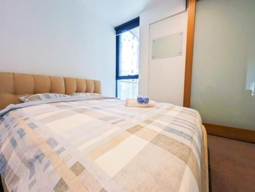 2BR City Escape-Stunning Views-Walk to Everything in Macleod 2BR City Escape-Stunning Views-Walk to Everything in Macleod