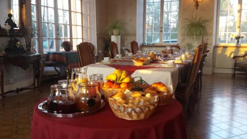 Food and beverages, Chateau De Werde in Matzenheim Food and beverages, Chateau De Werde in Matzenheim