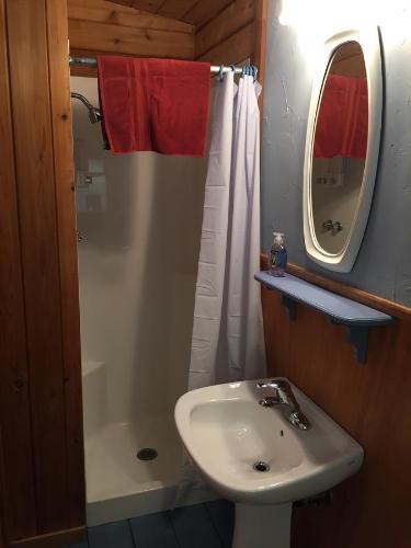 This photo about Maple Ridge Cottages shared on HyHotel.com