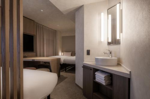 the b akasaka in Akaszaka the b akasaka in Akaszaka