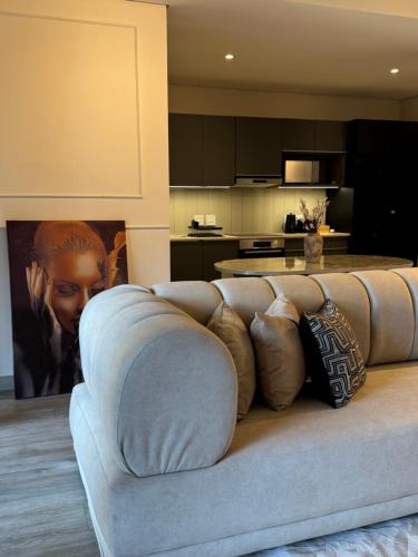 GrandeurLux Opulence, No Loadshedding, Backup Water in Sandton GrandeurLux Opulence, No Loadshedding, Backup Water in Sandton