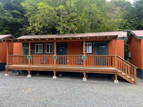 Rogue River Landing Resort in Gold Beach (OR) Rogue River Landing Resort in Gold Beach (OR)