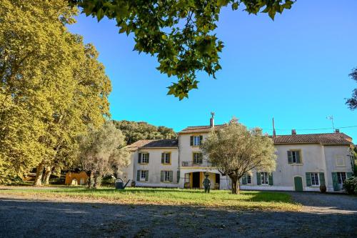 Chambre double in แซ็ง-ราแฟล Chambre double in แซ็ง-ราแฟล