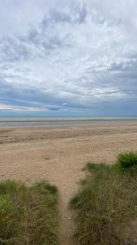 Maison grand confort à 100 m de la plage (Maison grand confort a 100 m de la plage) in Saint Martin De Varreville Maison grand confort à 100 m de la plage (Maison grand confort a 100 m de la plage) in Saint Martin De Varreville