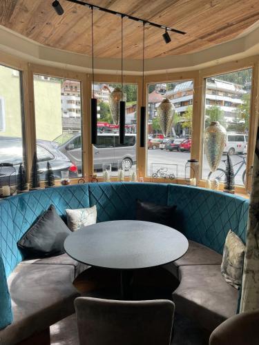 Hotel24Steps in Ішгль Hotel24Steps in Ішгль