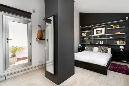 Stunning 2-bedroom Apartment With Two Terraces