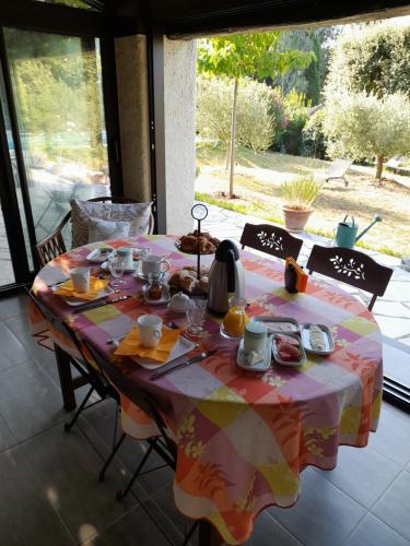 Food and beverages, Ecole Buissonniere in Maure Food and beverages, Ecole Buissonniere in Maure