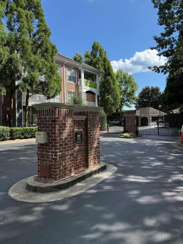 ATL Reset Stylish & Peaceful in Embry Hills ATL Reset Stylish & Peaceful in Embry Hills