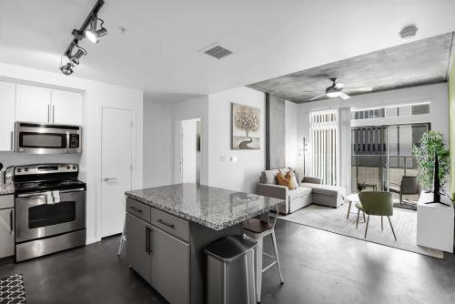 Centric 2BR In HEART of DTPHX Free Garage Parking in مركز مدينة فونيكس Centric 2BR In HEART of DTPHX Free Garage Parking in مركز مدينة فونيكس