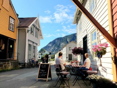 Restaurante, Kvammehuset på Gamle Lærdalsøyri (Kvammehuset pa Gamle Lærdalsøyri) in Laerdal Restaurante, Kvammehuset på Gamle Lærdalsøyri (Kvammehuset pa Gamle Lærdalsøyri) in Laerdal