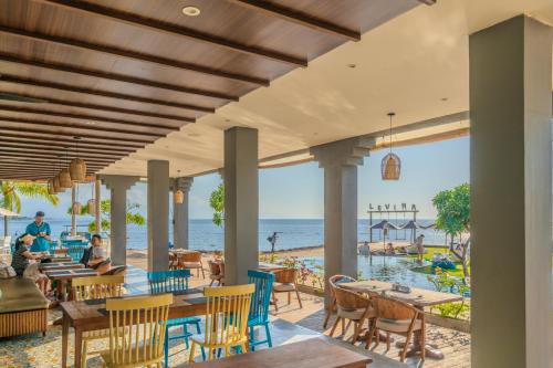 Restaurant, Lovina Beach Club and Resort in Lovina Beach Restaurant, Lovina Beach Club and Resort in Lovina Beach