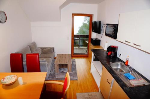 Cocina, Bergheim Schmidt, Almhutten im Wald Appartments an der Piste Alpine Huts in Forrest Appartments near in Turracher Hohe Cocina, Bergheim Schmidt, Almhutten im Wald Appartments an der Piste Alpine Huts in Forrest Appartments near in Turracher Hohe