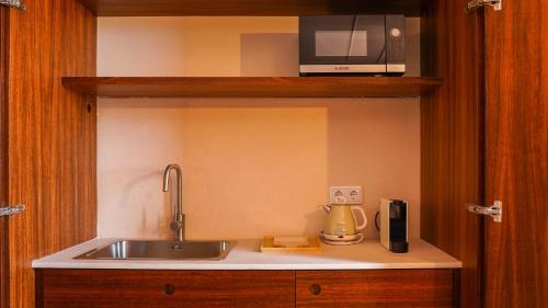 주방, 빙 포르투 호스텔 (Being Porto Hostel) in 포르투 주방, 빙 포르투 호스텔 (Being Porto Hostel) in 포르투