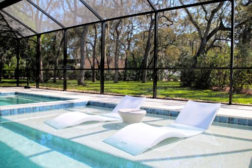 Newly Listed Cottage Retreat in Sacred Oaks Newly Listed Cottage Retreat in Sacred Oaks