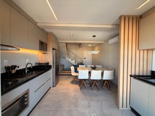 Apê Blue | 3 quartos | 800m do Costão do Santinho (Ape Blue | 3 quartos | 800m do Costao do Santinho) in Santinho Beach Apê Blue | 3 quartos | 800m do Costão do Santinho (Ape Blue | 3 quartos | 800m do Costao do Santinho) in Santinho Beach