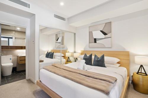 Bathroom, BURS18 - Luxury Accessible Apartment in Burswood Bathroom, BURS18 - Luxury Accessible Apartment in Burswood