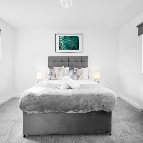 Stylish 2 Bed Apartment - Off-Street Parking - High Speed Wifi - Netflix 56C in Quarry Bank Stylish 2 Bed Apartment - Off-Street Parking - High Speed Wifi - Netflix 56C in Quarry Bank