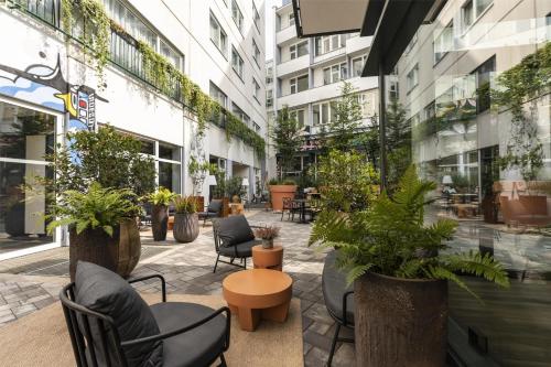 Food and beverages, Hotel Berlin, Berlin, a member of Radisson Individuals in Tiergarten Food and beverages, Hotel Berlin, Berlin, a member of Radisson Individuals in Tiergarten