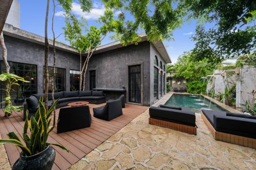 Casa Halo - Mansion, Nightclub, Pool, Sonos, Gated, Staff