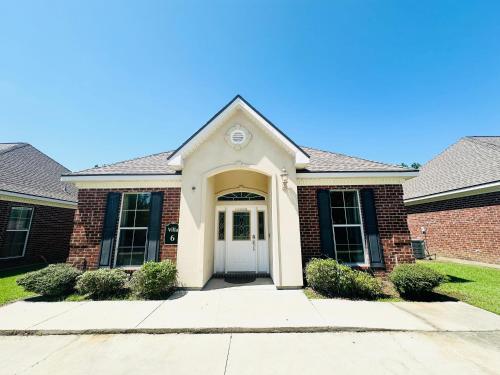 Villa 6 in Baton Rouge Downtown Villa 6 in Baton Rouge Downtown