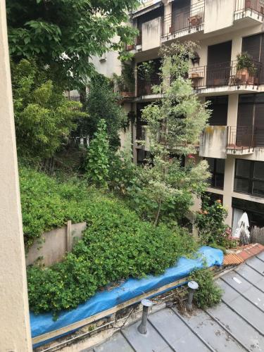 View, Charming and rustic appartement near Montmartre in Pigalle View, Charming and rustic appartement near Montmartre in Pigalle