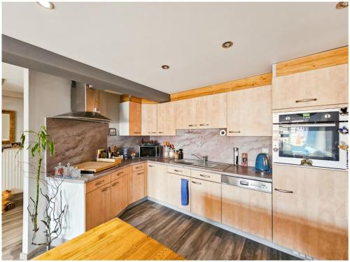 מטבח, Duplex lumineux cocooning proche de suisses in Pontarlier מטבח, Duplex lumineux cocooning proche de suisses in Pontarlier