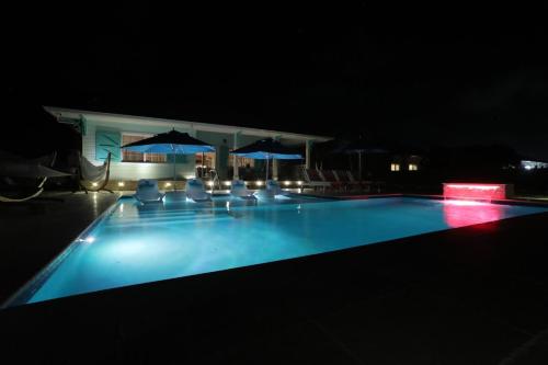 Oceanfront Resort-Style Oasis -Private Pool & Car in 그랜드 터크 Oceanfront Resort-Style Oasis -Private Pool & Car in 그랜드 터크