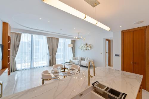 Marco Polo - 2 BR with Private Beach at Palm in The Palm Jumeira Marco Polo - 2 BR with Private Beach at Palm in The Palm Jumeira