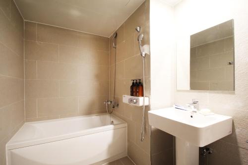 This photo about 17th hotel shared on HyHotel.com