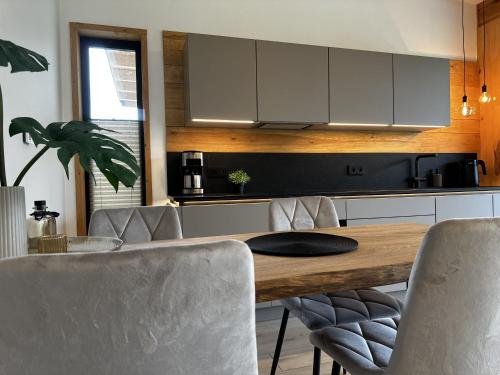 Konyha, Loft N 39 - ekskluzywny apartament pod Zamkiem w Mosznej in Moszna Konyha, Loft N 39 - ekskluzywny apartament pod Zamkiem w Mosznej in Moszna