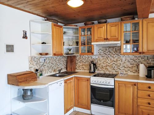 Chalet Studenec by Interhome in 史圖德尼捷烏賀列克 Chalet Studenec by Interhome in 史圖德尼捷烏賀列克