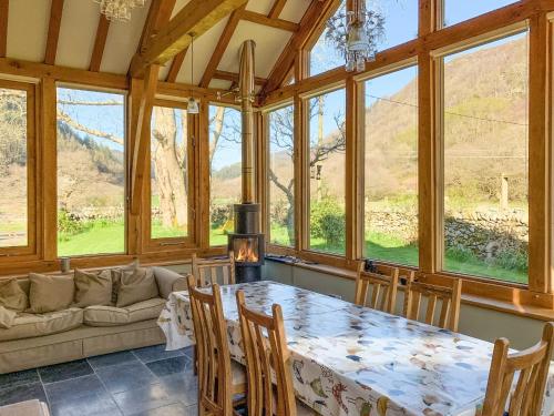 A szálláshely kívülről, Dol Y Clochydd in Llandysilio A szálláshely kívülről, Dol Y Clochydd in Llandysilio