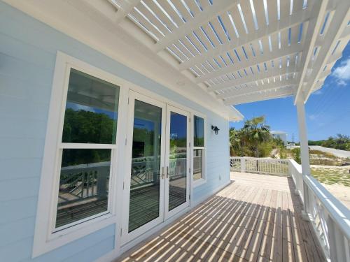 Silver Palms - Brand New Designer Home on Banks Road home in North Palmetto Point Silver Palms - Brand New Designer Home on Banks Road home in North Palmetto Point