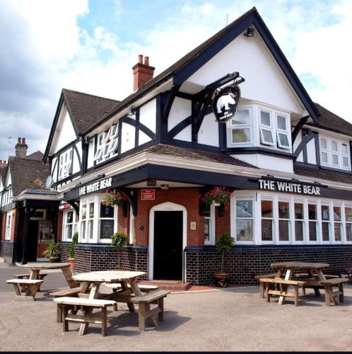 Heathrow Stay near Hounslow Central Tube Station Heathrow Stay near Hounslow Central Tube Station