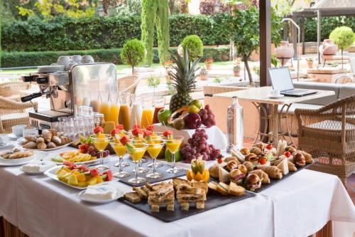 Food and beverages, Hotel Saray in Granada Food and beverages, Hotel Saray in Granada