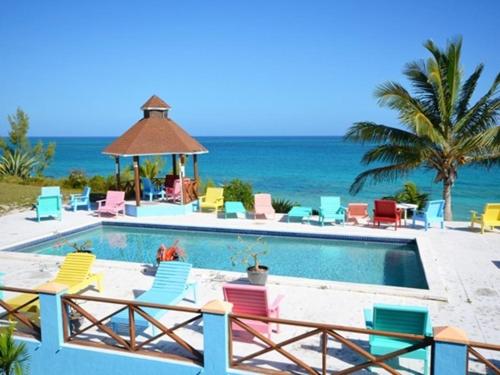 On the Dune - Beachfront Cottage with 50 Mile Ocean View, Pool villa in North Palmetto Point On the Dune - Beachfront Cottage with 50 Mile Ocean View, Pool villa in North Palmetto Point